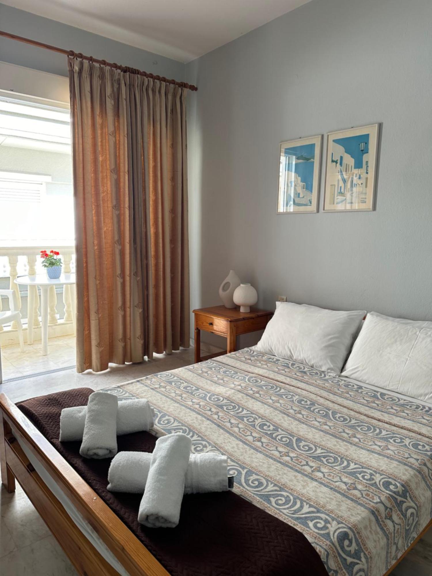 Olympic Beach Rooms Room photo
