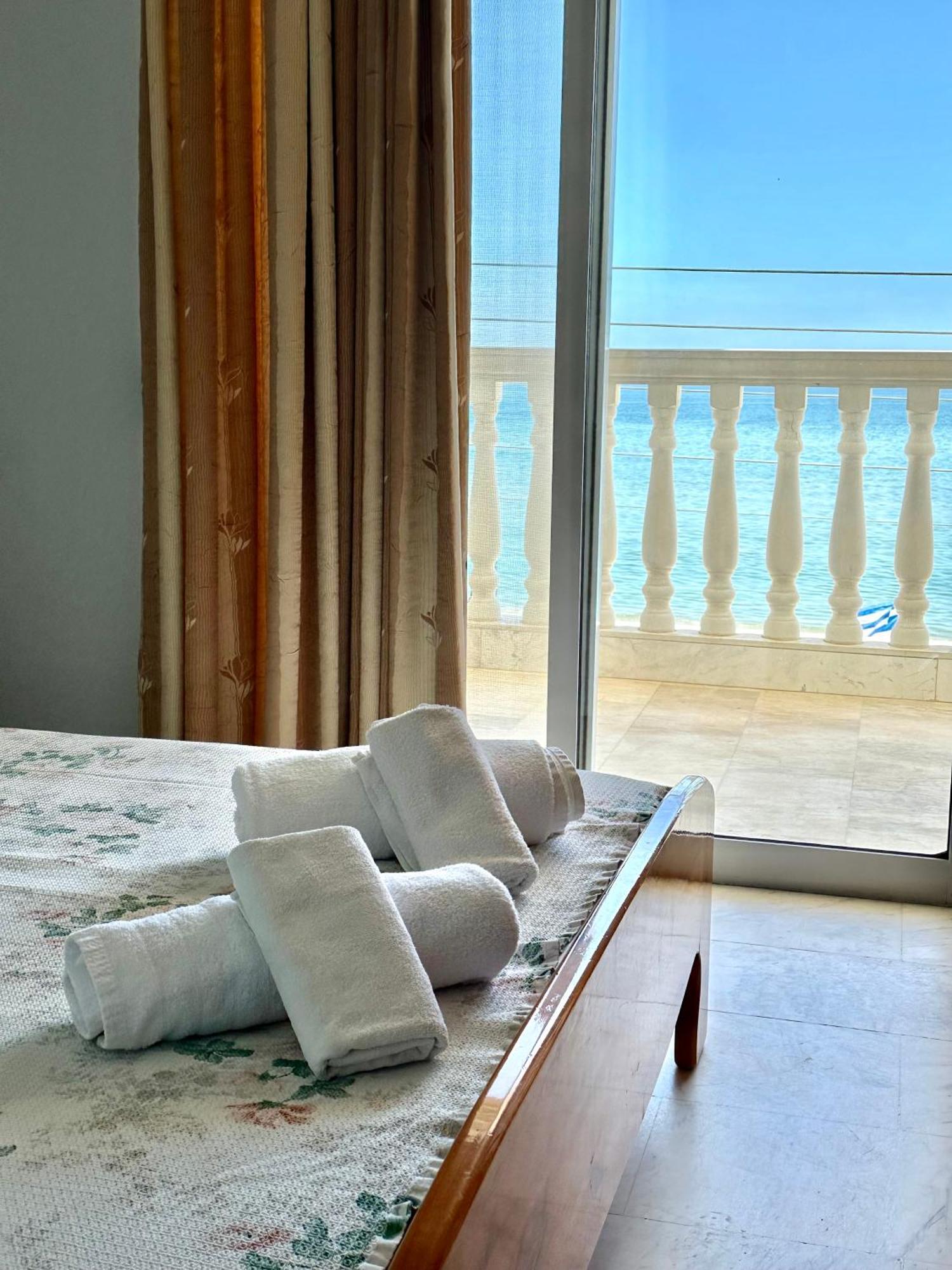Olympic Beach Rooms Exterior photo